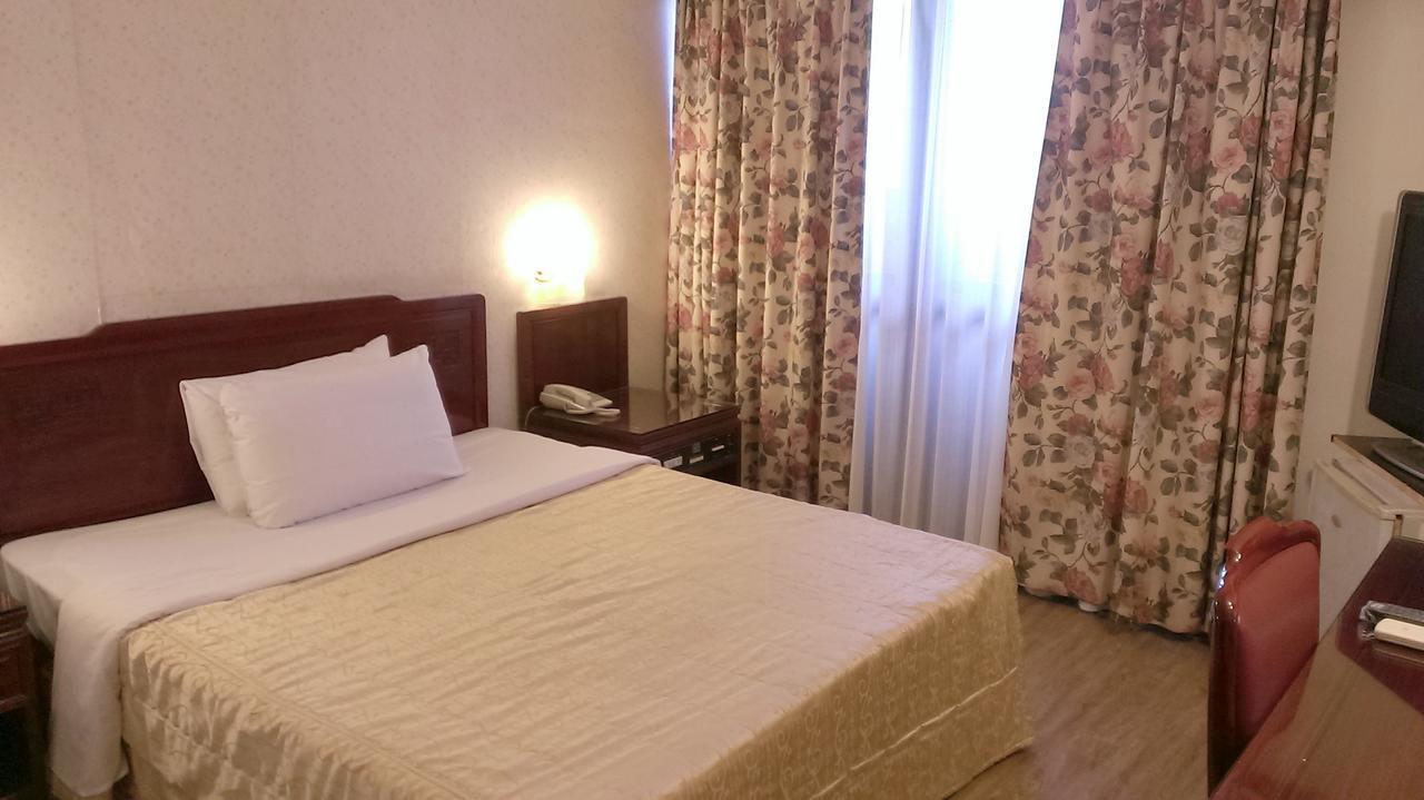 Galaxy Hotel Taichung Extérieur photo